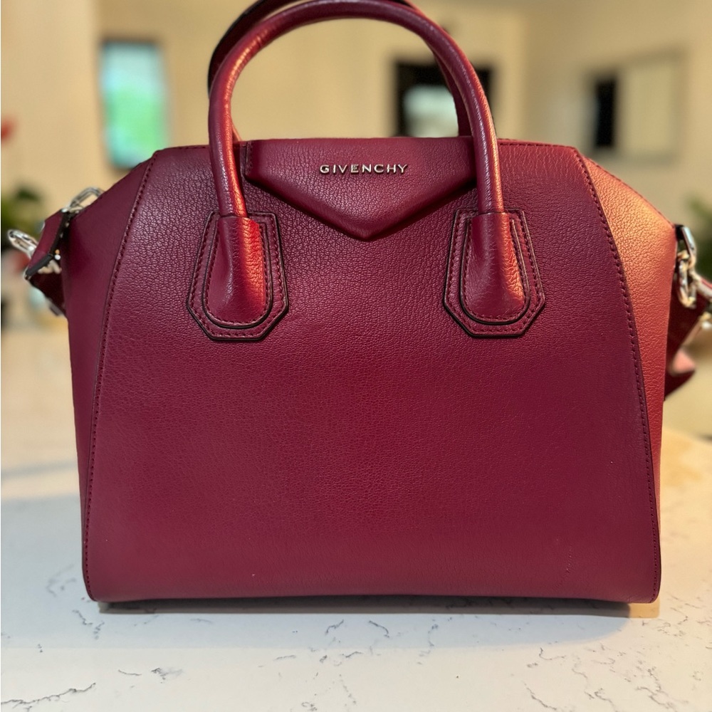 Givenchy Antigona Small, leather.  In good condition.